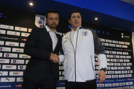 Gallos presenta al “Flaco” Tena como nuevo técnico