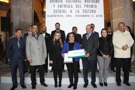 Entregan Premio Estatal de Cultura