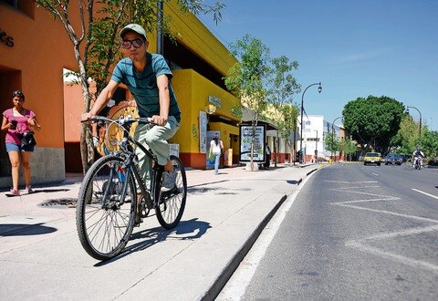 Cuestionan funcionalidad de la  ciclovía