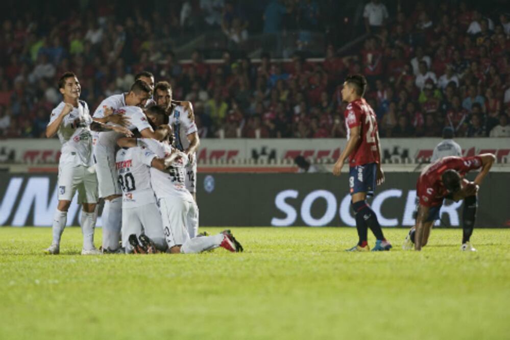 2011 y 2015, años de esperanza para Gallos