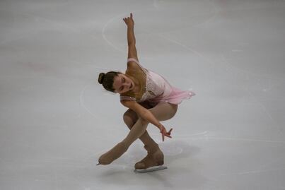 Deslizando elegancia sobre el hielo