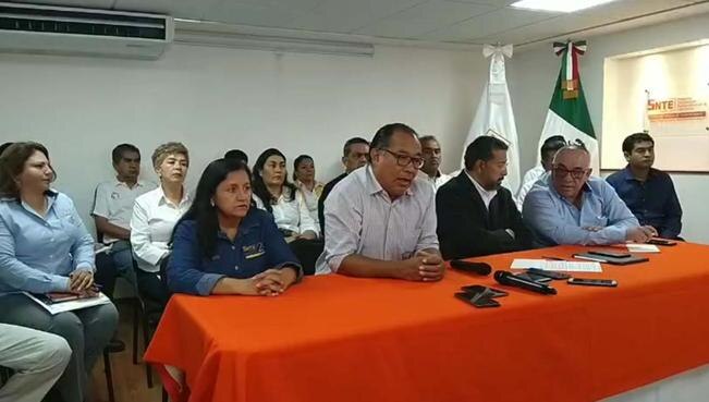 Pensionados del SNTE piden ajuste de pagos