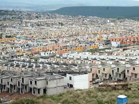 “Espacio insuficiente para crear viviendas”