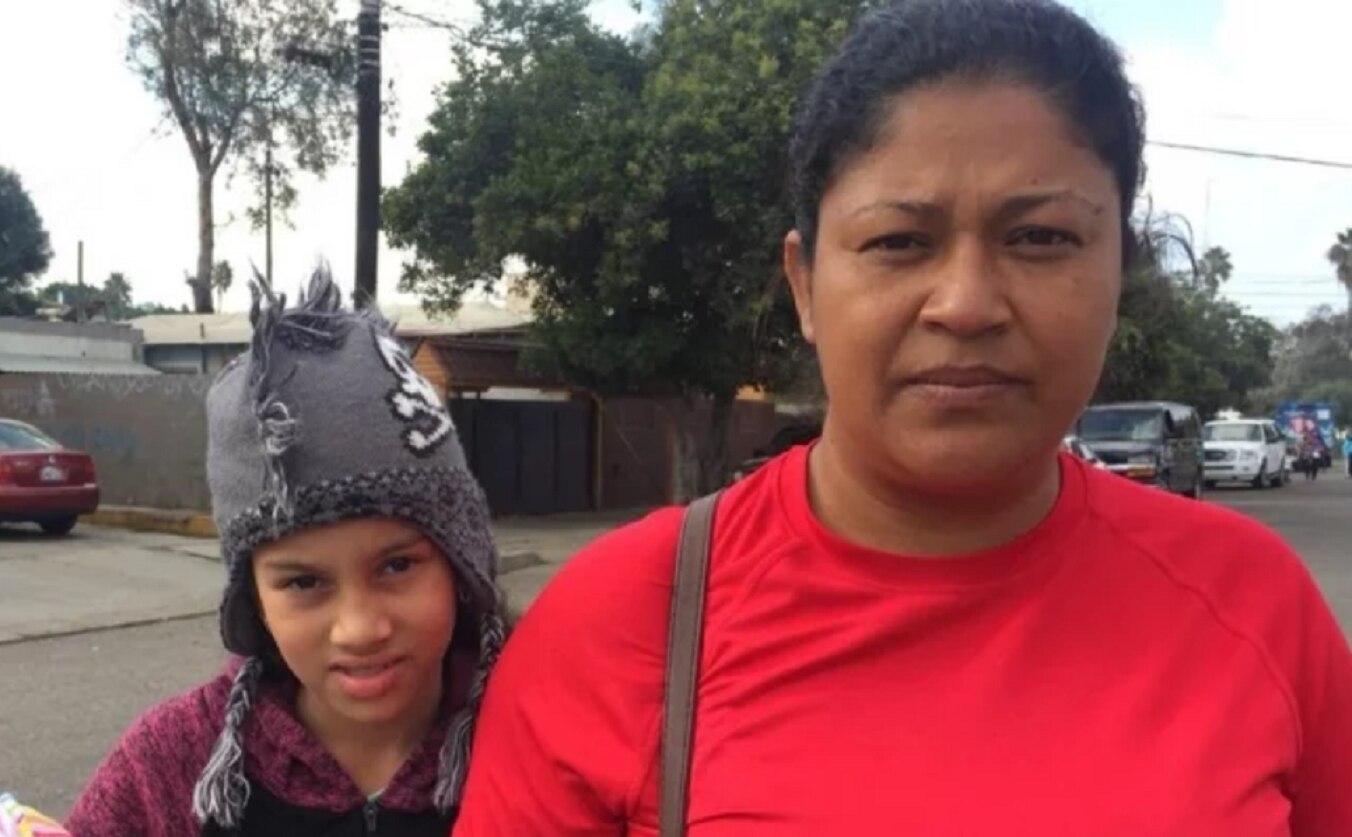 Será presentadora de televisión, migrante hondureña que rechazó un plato de frijoles