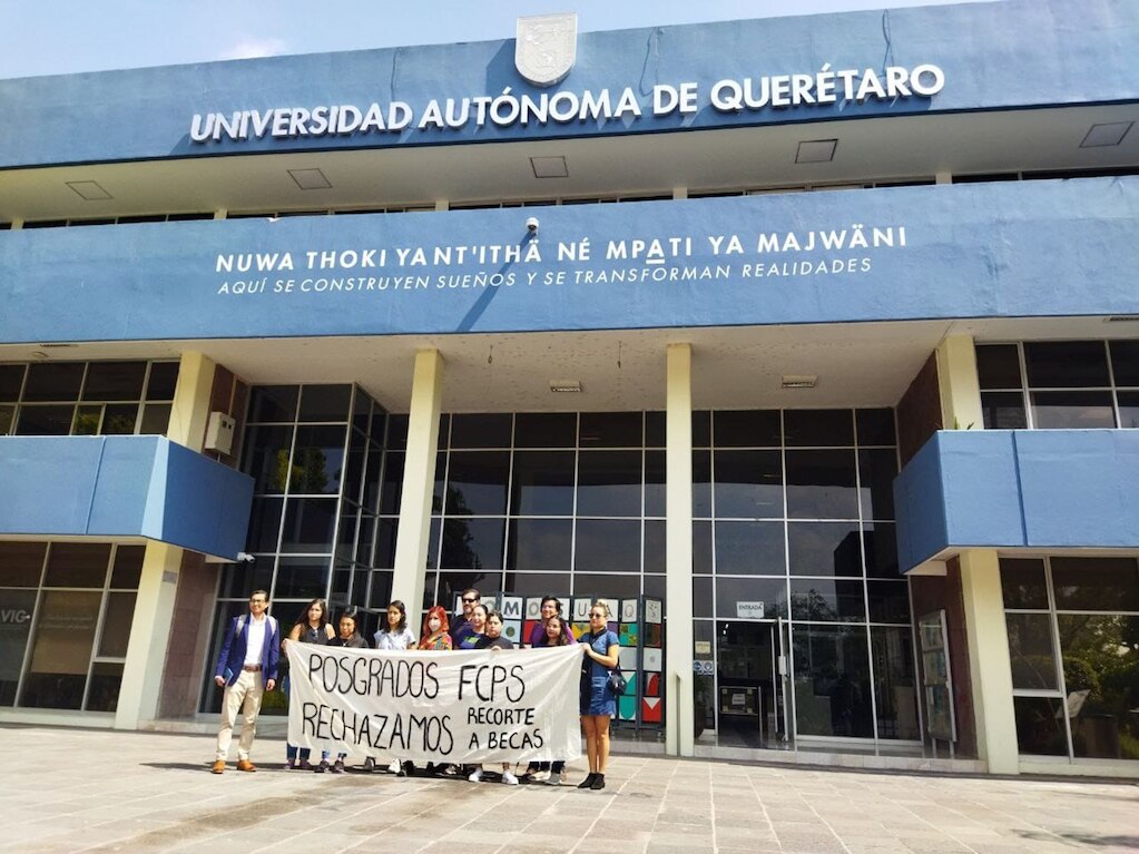 4 DE SEPTIEMBRE DE 2023 *PAG 3 ALUMNOS DE POSGRADO DE LA UAQ SE SUMAN A LA MOVILIZACION NACIONAL PARA EXIGIRLE AL GOBIERNO FEDERAL QUE DE MARCHA ATRAS LOS RECORTES ANUNCIADOS* FOTO: ZULEMA LOPEZ
