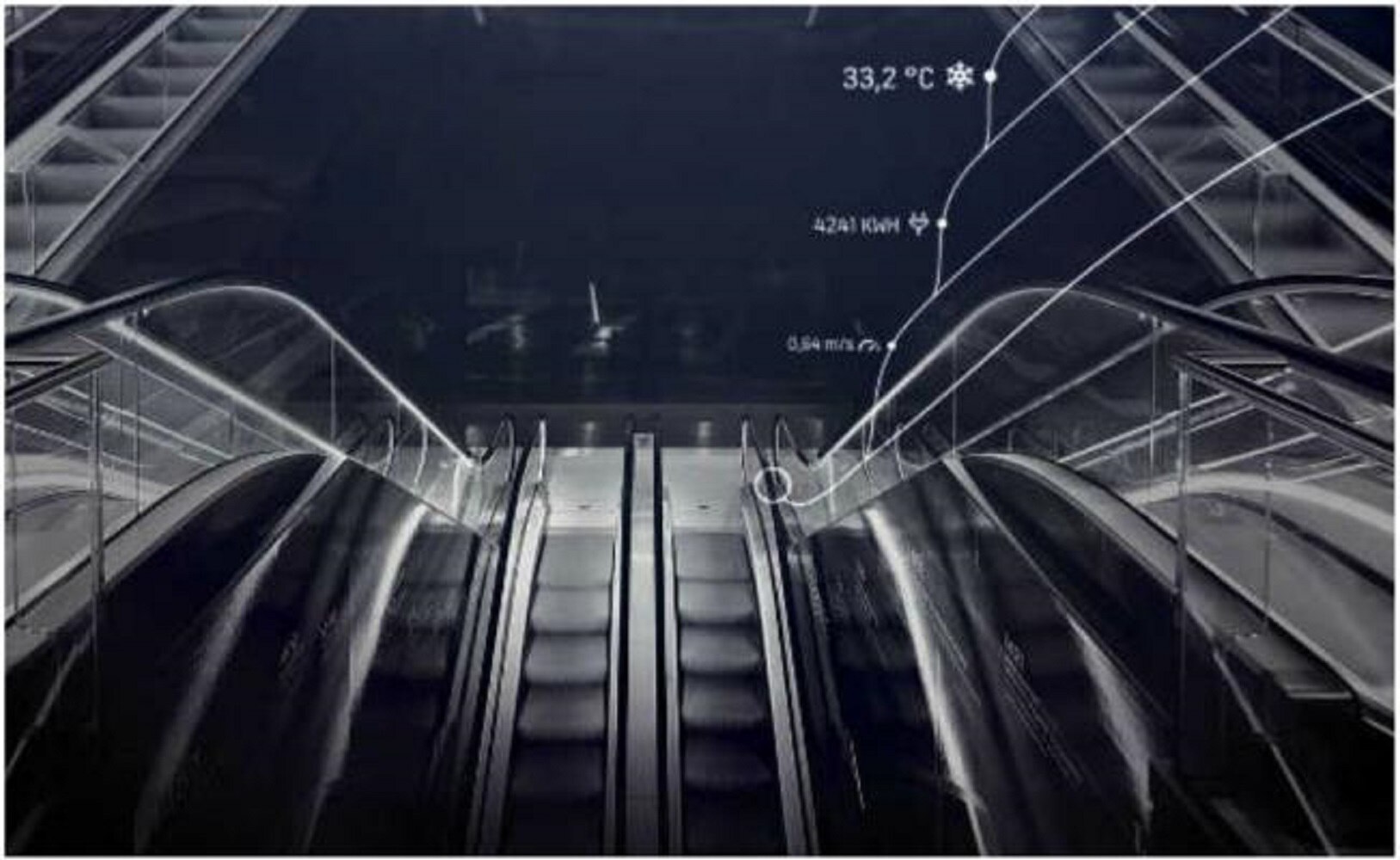 Gracias a la colaboración a nivel global que tiene con IBM Watson, la compañía lanzó en Londres la primera escalera mecánica que usa redes sociales, en especial Twitter