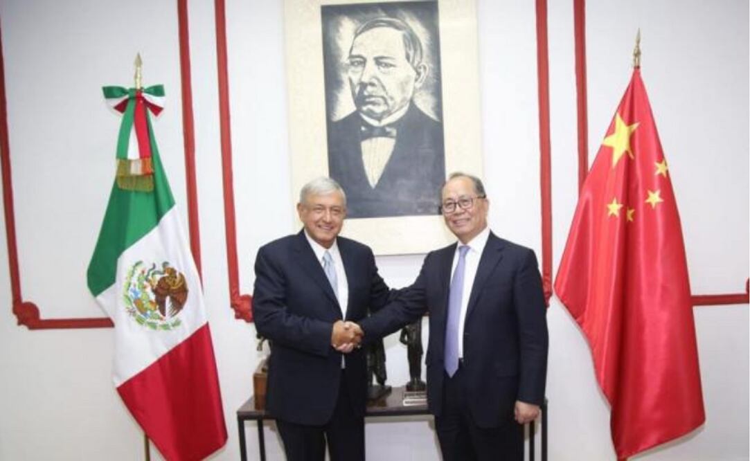 AMLO y el embajador de China