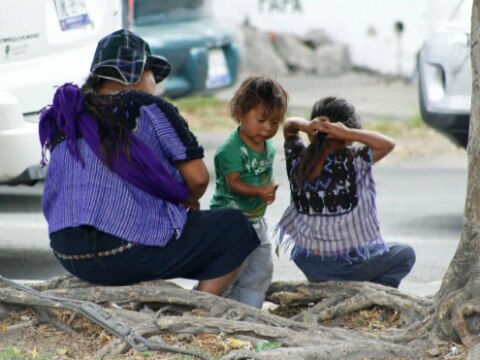 Niños viven al día en calle