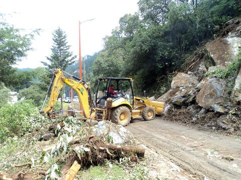 Estudiante detecta fisuras propensas a derrumbes