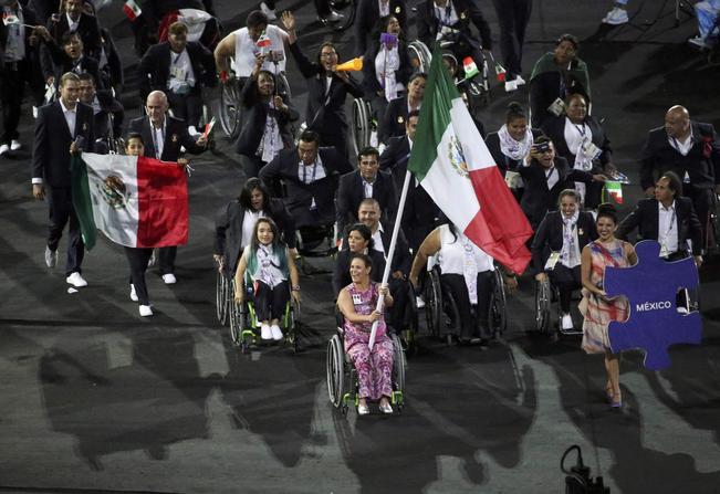 Paralímpicos de fiesta y unidad