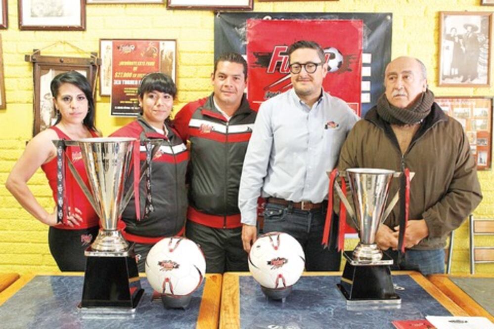 Futbol siete se pone “navideño”