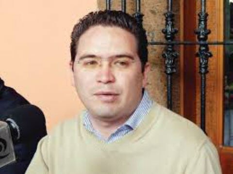 Báez acusa al PRI de electorero