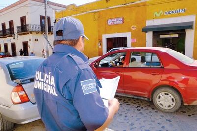 Buscan delimitar zona de estacionamiento comercial