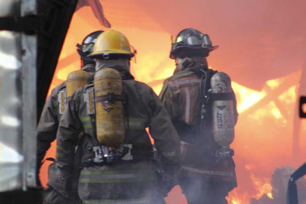 Activan alerta Bomberos de SJR acudieron al llamado de emergencia donde se determinó que fue ocasionado por robo de combustible. Foto: ARCHIVO. EL UNIVERSAL
