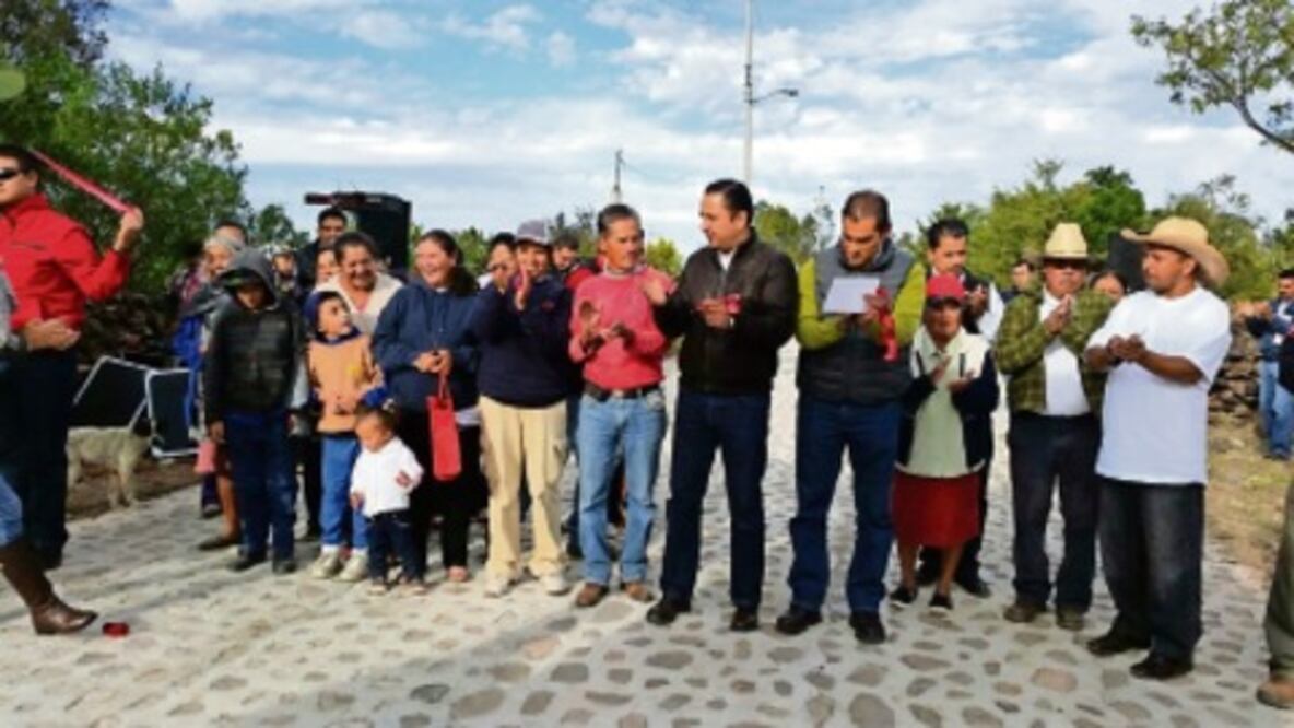 Entregan en SJR obras públicas por casi 2 mdp 