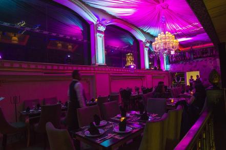 Cena, antro y fiesta, ¡todo reunido en Kasa Apolonia!
