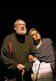 Presentan ‘Moscas en el techo’