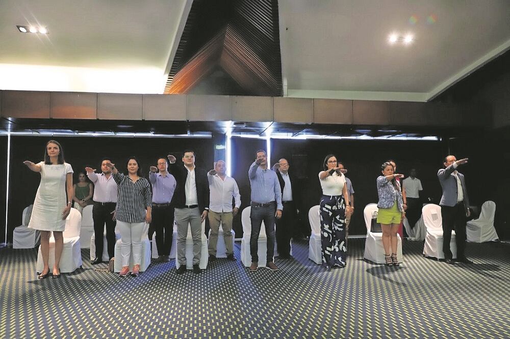 "No es momento de levantar la mano”: Mejía