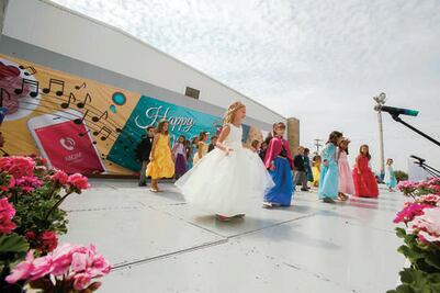 Celebran como verdaderas reinas