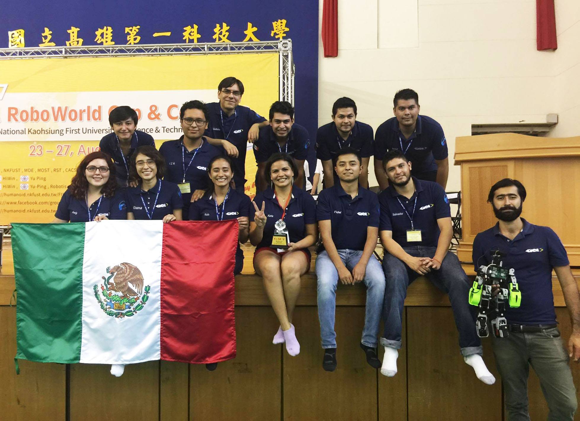 Equipo UAQ-ITC gana RoboWorld Cup