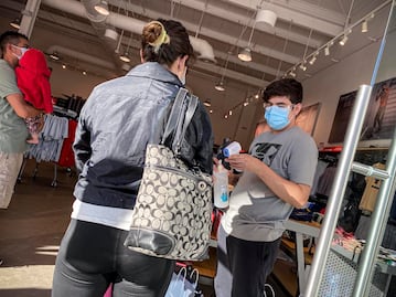 Comercios quieren seguir cerrando hasta tarde; evitaría una crisis económica mayor