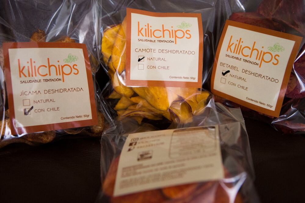 El emprendedor envía las verduras a una empresa de la Ciudad de México para deshidratarlas; por ello, planea comprar una máquina que realice este proceso para que el producto sea elaborado totalmente en el estado. Foto: DEMIAN CHÁVEZ