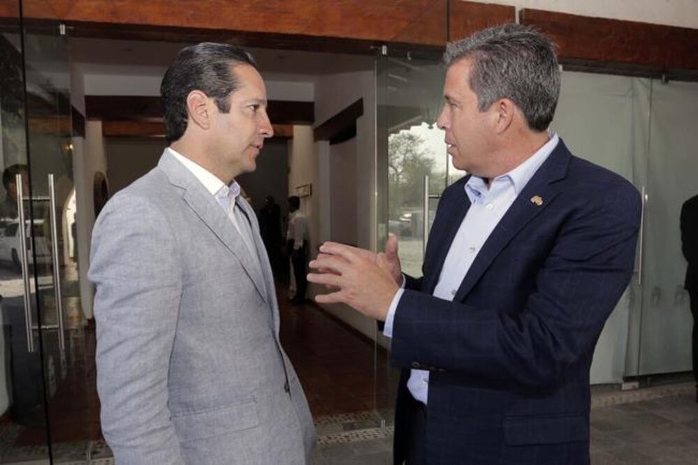 El gobernador se reunió con su homólogo de Guanajuato, Miguel Márquez Márquez el pasado miércoles (ESPECIAL)
