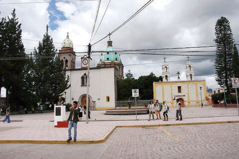 Entregan apoyos en Santa Rosa Jáuregui