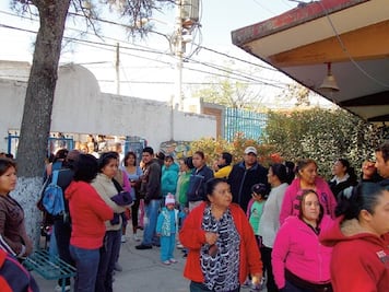 Impiden padres el acceso a escuela 