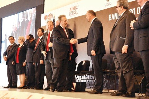 Dan inicio obras de la Universidad Arkansas