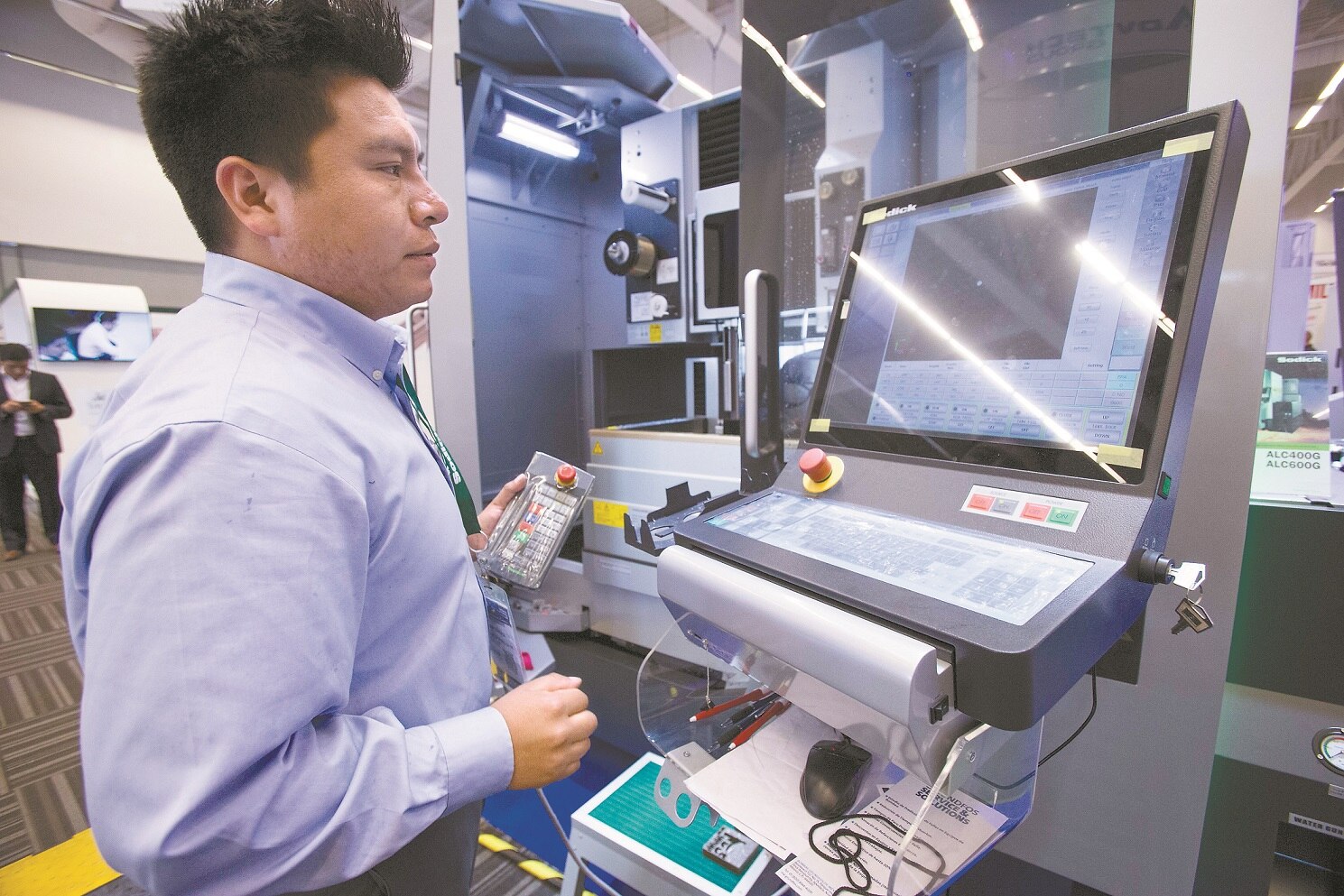 Impulsan la transición a lo digital en negocios