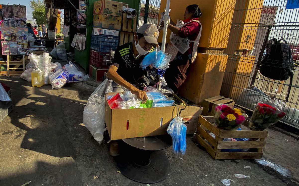 Retiran a 16 comerciantes de la Central de Abasto por no contar con permisos de operación