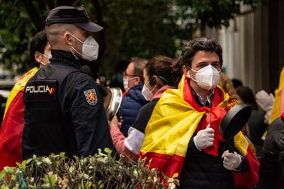 Cacerolazo. La derecha protesta por encierro