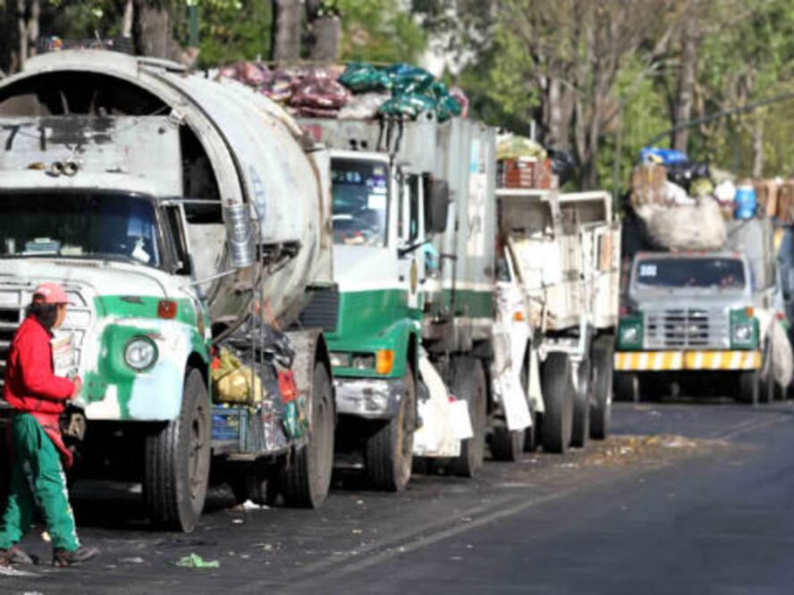 Pagan vecinos para que se lleven la basura