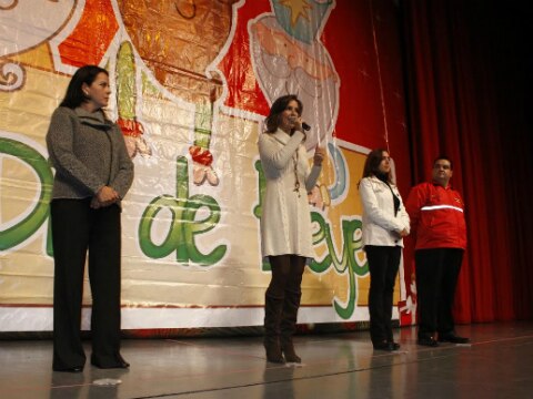 Celebran a pequeños por Día de Reyes