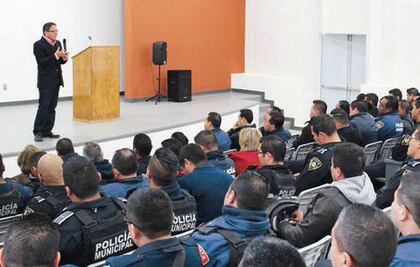 Capacitan a policías en nuevo sistema penal