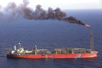 Pemex inicia con saldo negativo