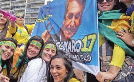 "Esos marginales rojos serán prohibidos en nuestra patria": Bolsonaro