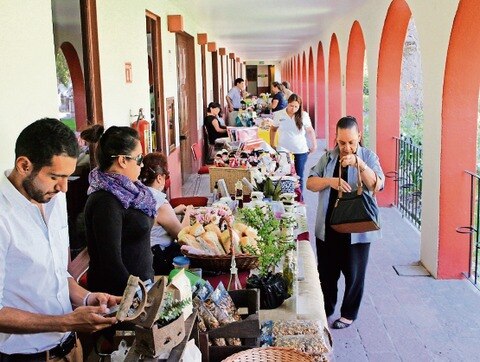 Suman 100 microcréditos repartidos a emprendedores