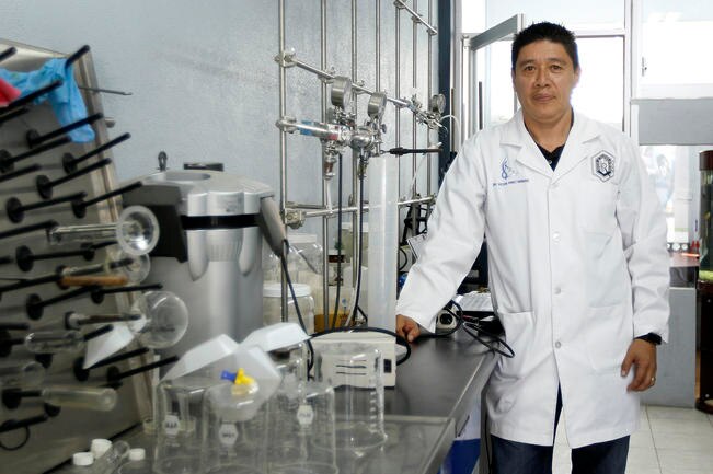 Víctor Pérez, profesor investigador de la Universidad Autónoma de Querétaro (UAQ), asegura que el clima seco de la entidad y la poca recarga de mantos deriva en que exista estrés hídrico. (LUIS SÁNCHEZ. EL UNIVERSAL)