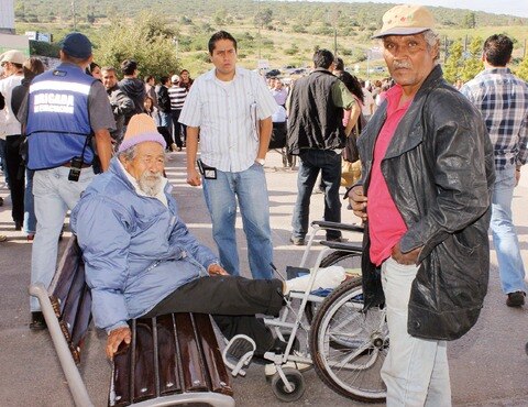 Actúan en clínica por simulacro de bomba 