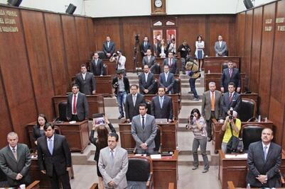 Sólo descansarán dos días en el Congreso
