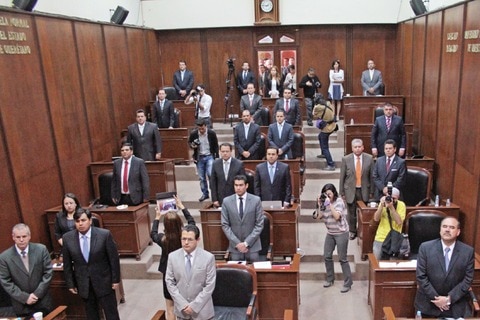 Sólo descansarán dos días en el Congreso