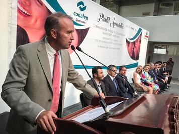 Presentará El Marqués ley para más escuelas