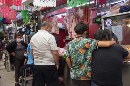 La Cruz, el mercado que mantiene vivas las tradiciones patrias en Querétaro 