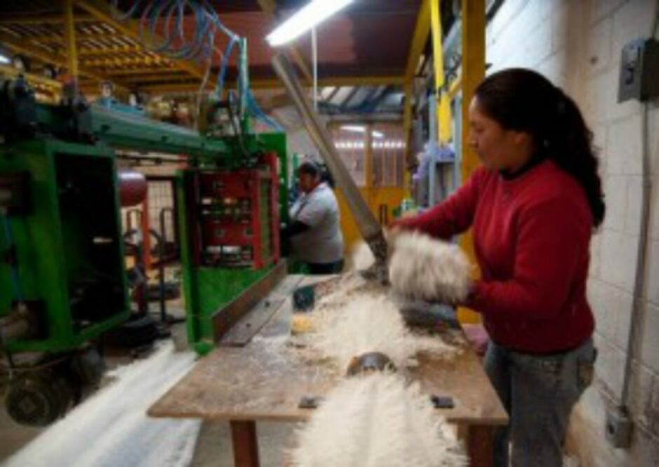 Producción industrial de México desciende 0.5% anual