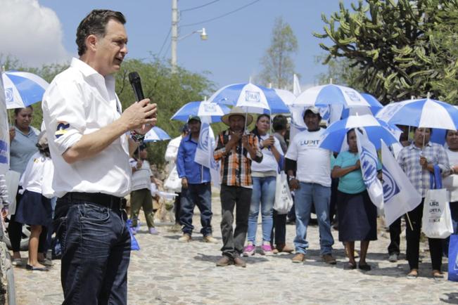 Mauricio Kuri realiza gira en el municipio de Colón