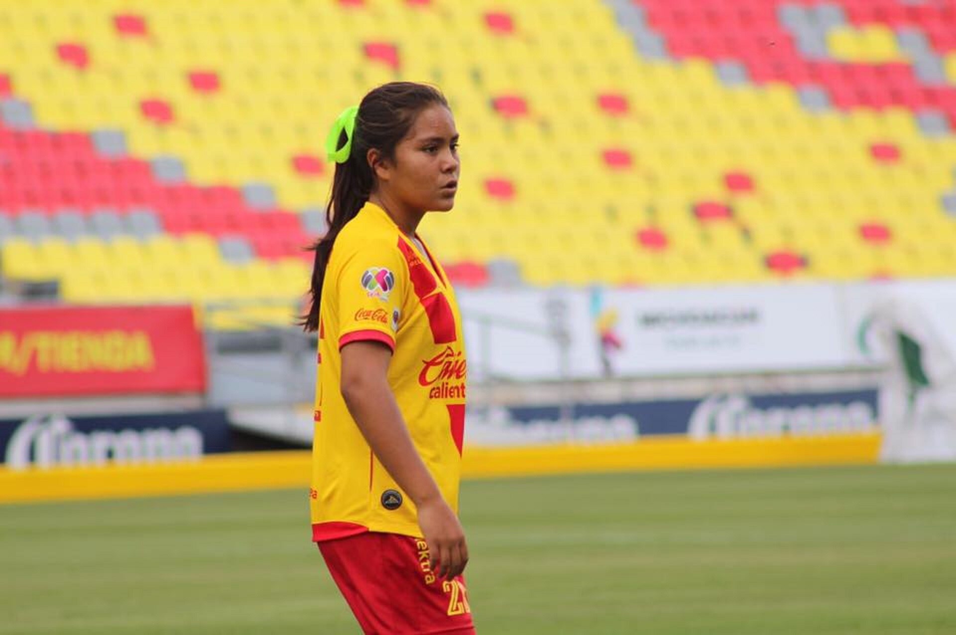 A los 12 años debuta en la Liga Femenil
