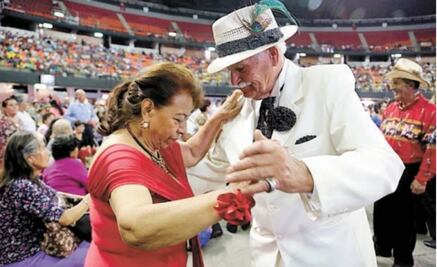 La 4T alcanza al baile por Día del Abuelo