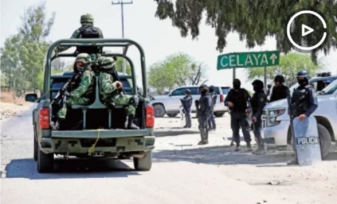 Elementos de la Marina aseguraron el perímetro en torno al inmueble donde fue localizado material explosivo; el cordón se amplió a 100 metros. Foto: VALENTE ROSAS. EL UNIVERSAL